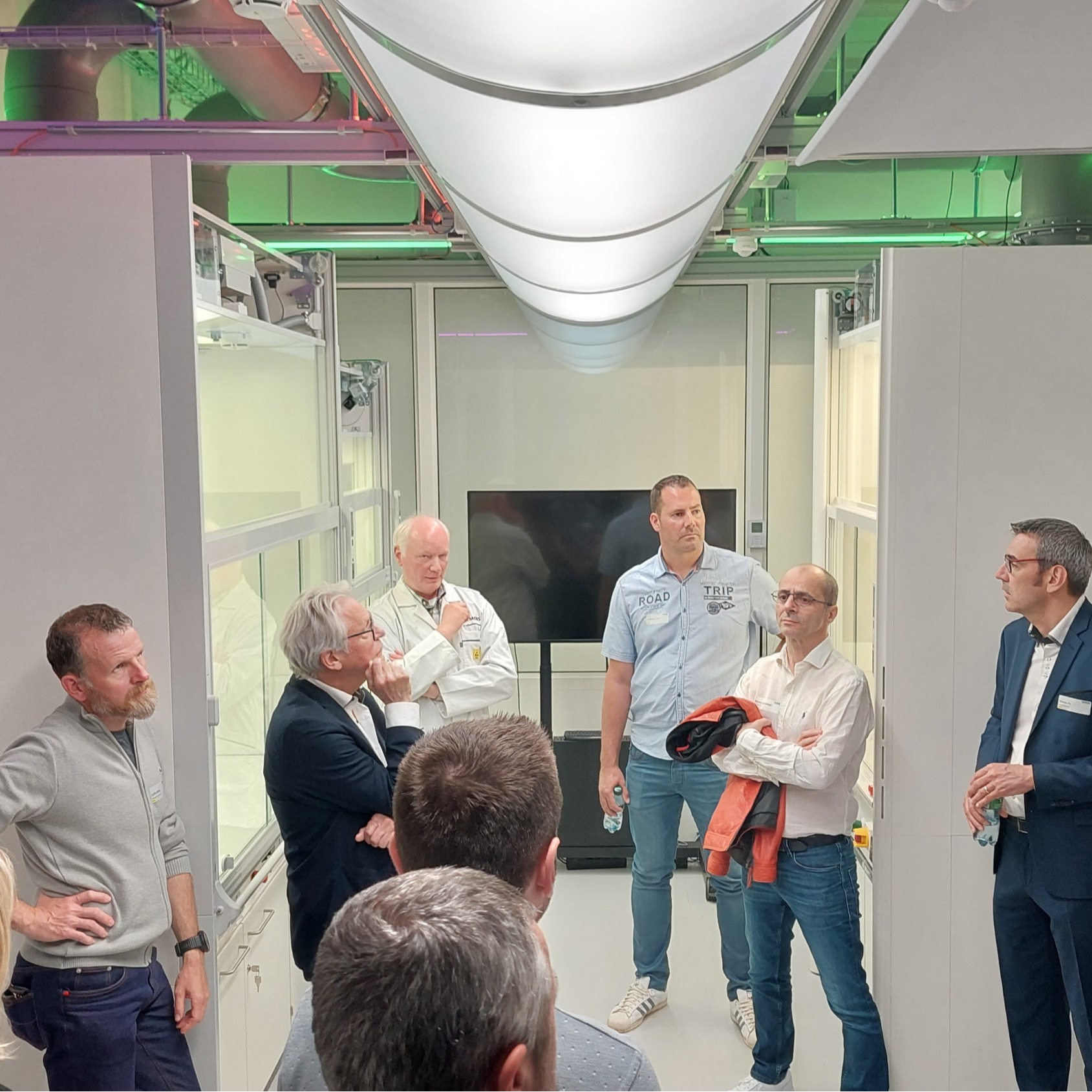 Smart and modular solution kit for the entire laboratory infrastructure