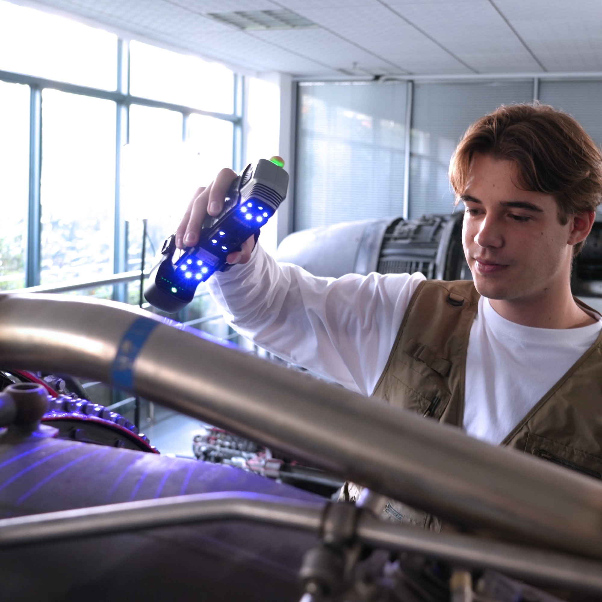 SIMSCAN-E: Intelligent, Wireless and Palm-Sized 3D Scanner