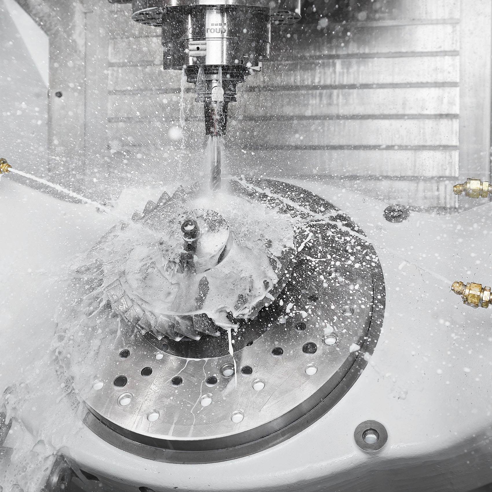 16 Series - 5 axis machining centers