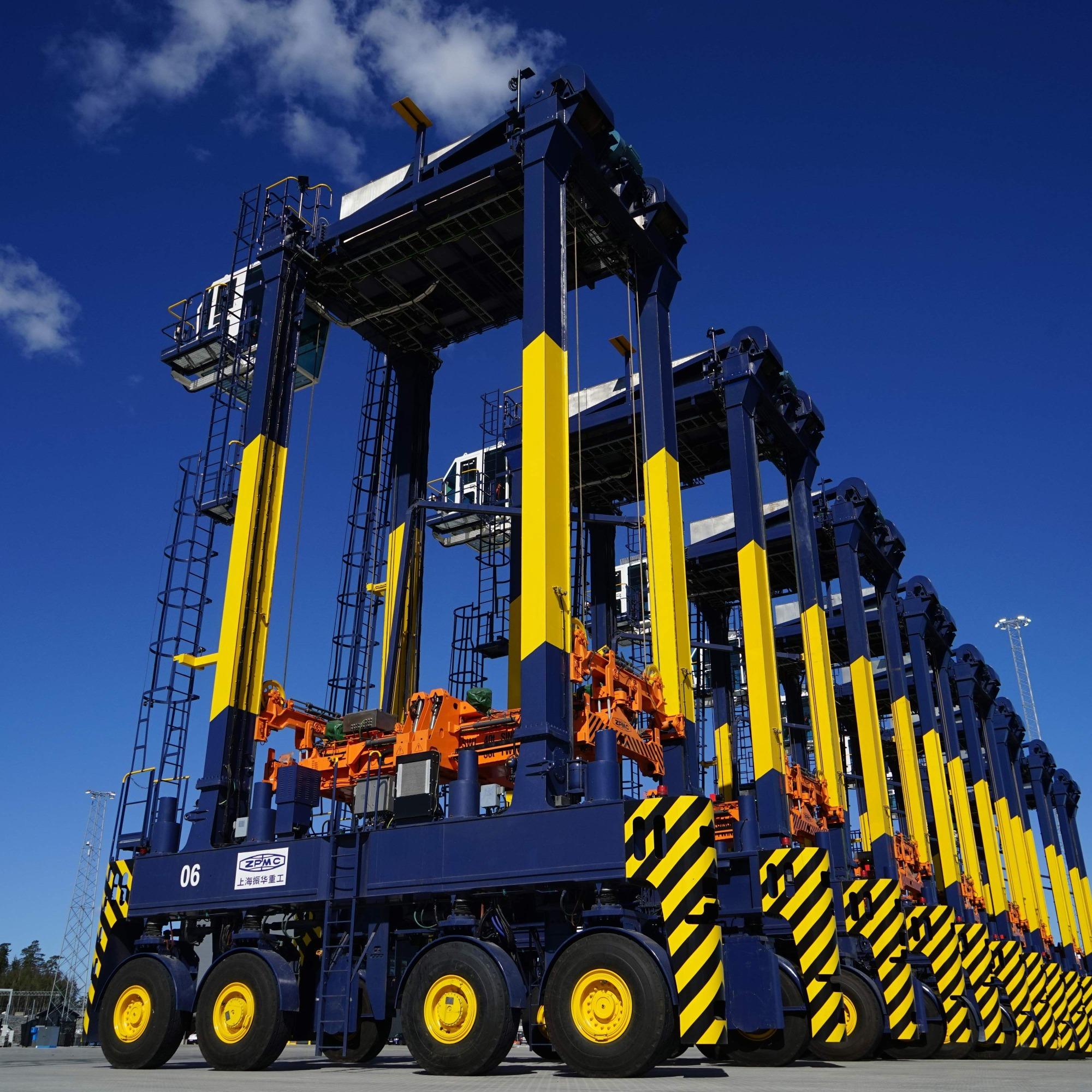 Straddle Carriers
