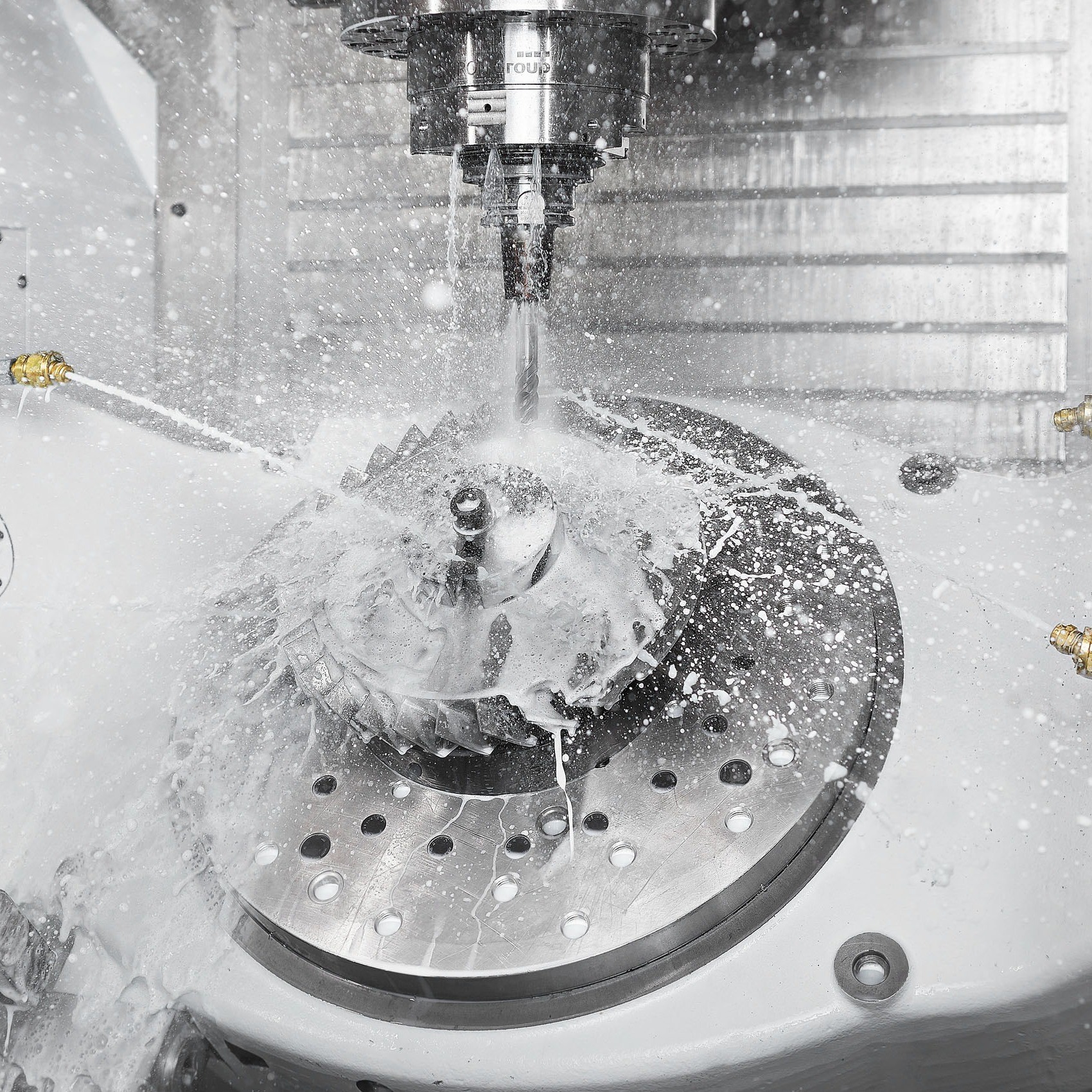 16 Series - 5 axis machining centers